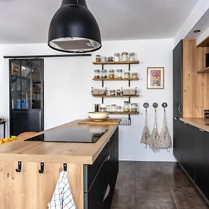 Appartement 90m2 Renove - Terrasse En Plein Coeur De, Marseille