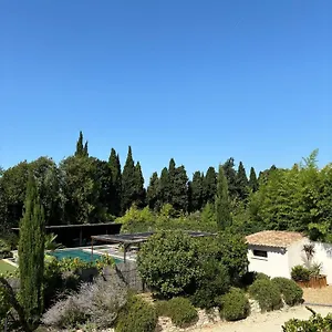 https://le-mas-des-mirabelles.aixenprovencehotels.org